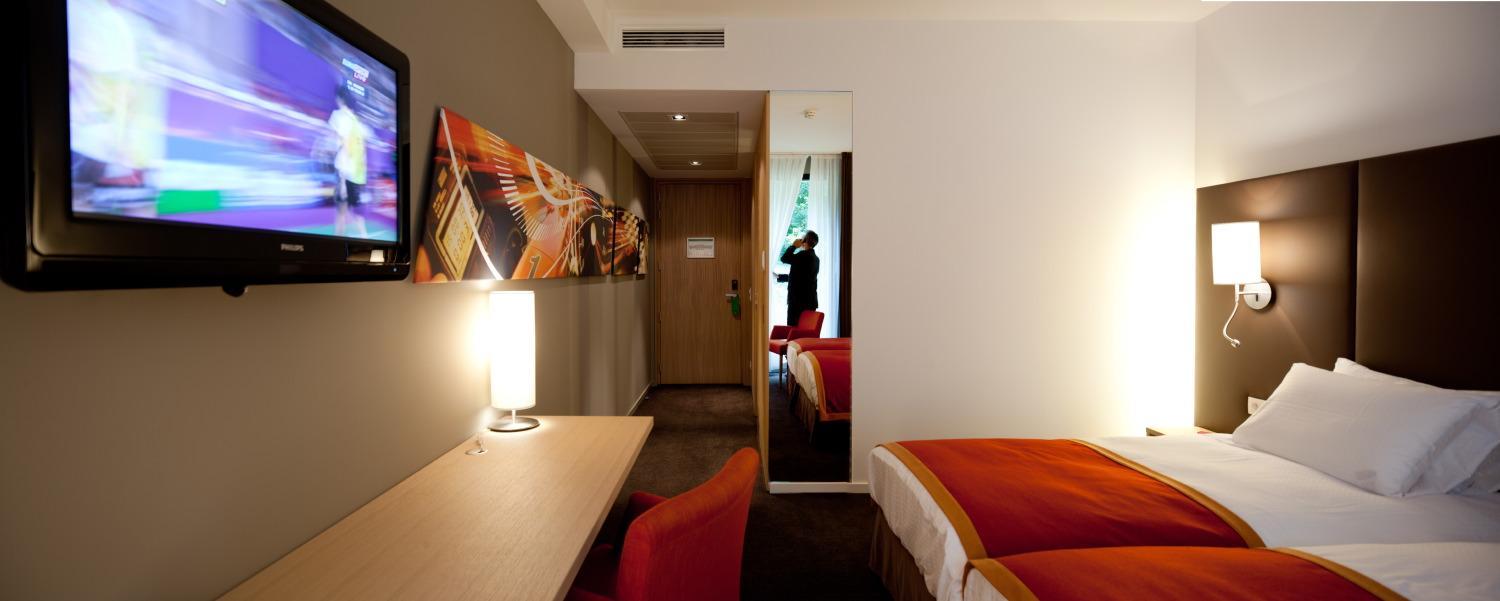 Room, Single Bed, Balcony