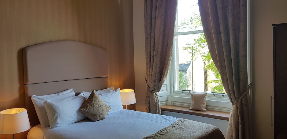 The Salisbury Hotel 19/53