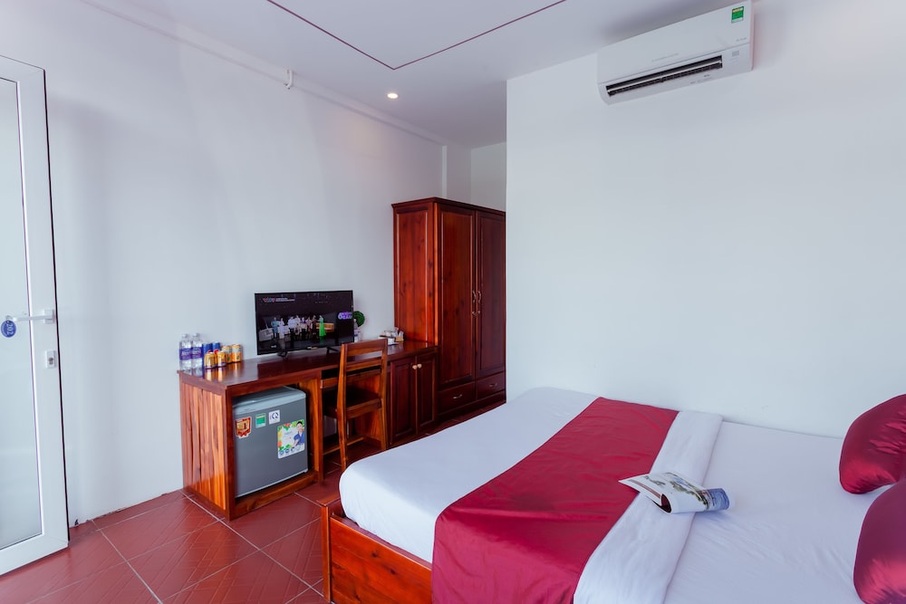 Blue Dragon Hotel 24/47