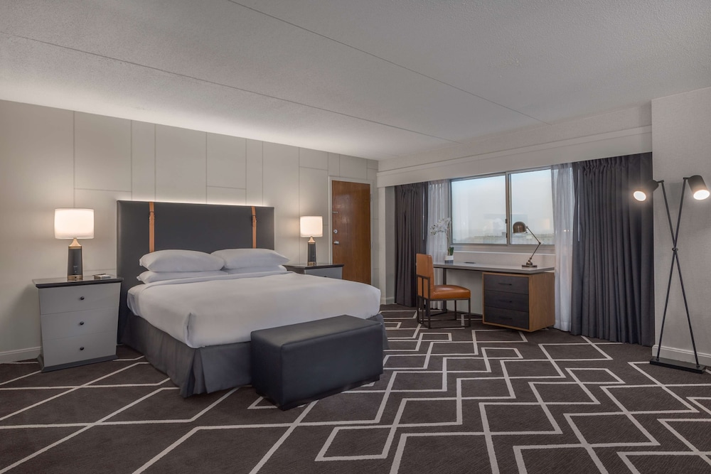 Hilton Boston/Woburn 12/70