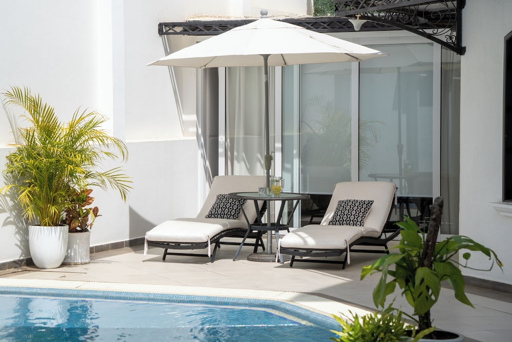 Casa Bonita Hotel and Luxury Residence 25/50