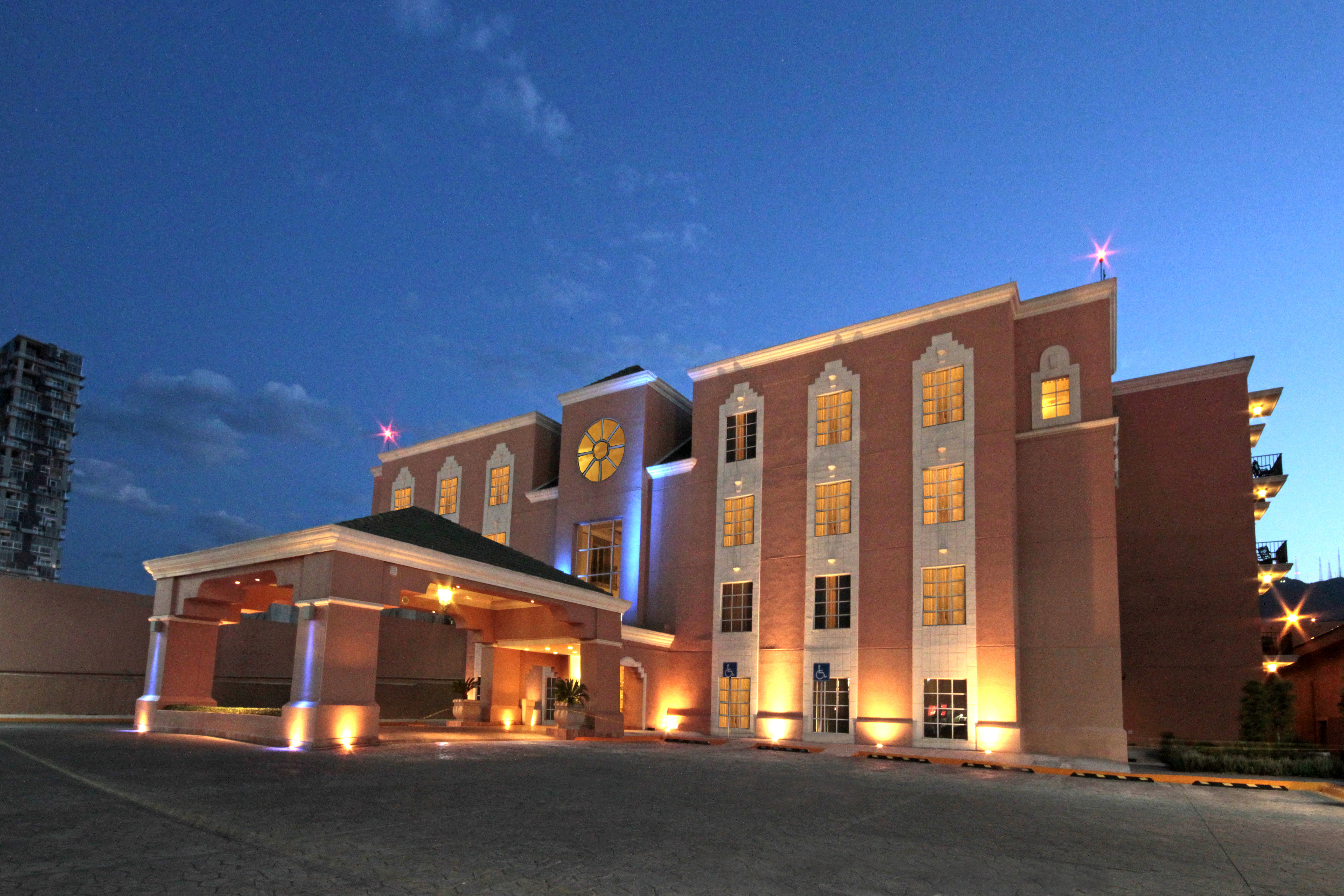Holiday Inn Express Monterrey Tecnologico 6/50