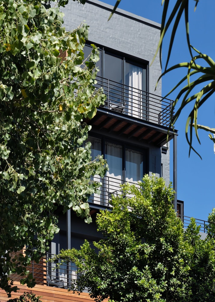 The Tree House Boutique Hotel in CAPE TOWN - WESTERN CAPE
