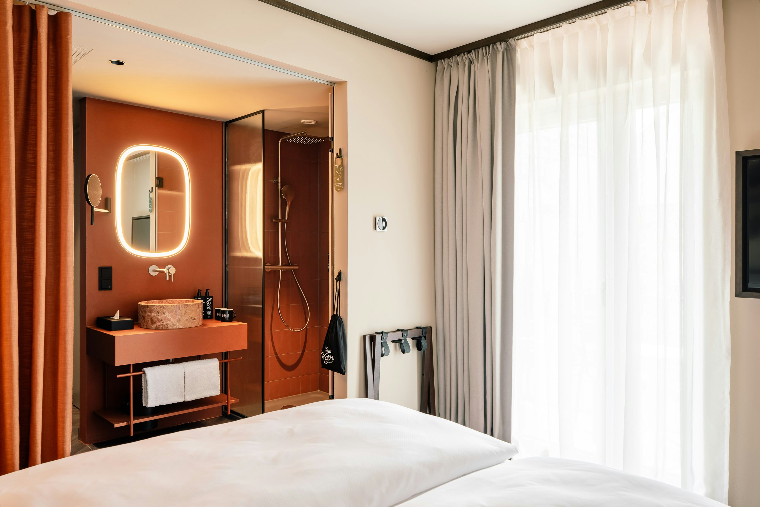 Hotel Schani City 24/42
