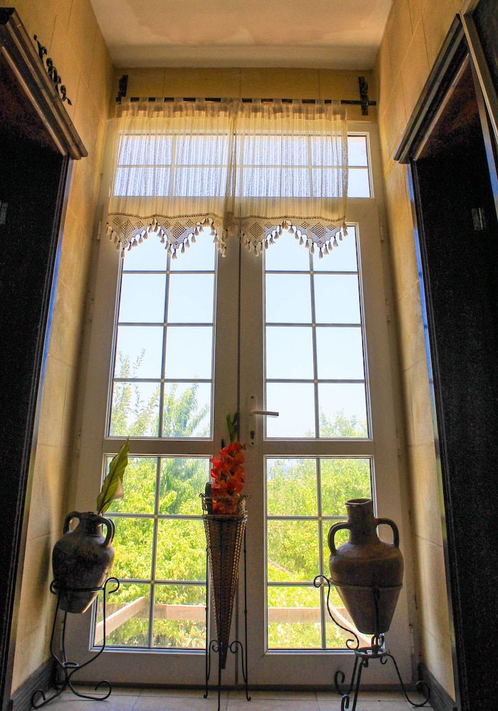 Lapida Garden Hotel 32/48