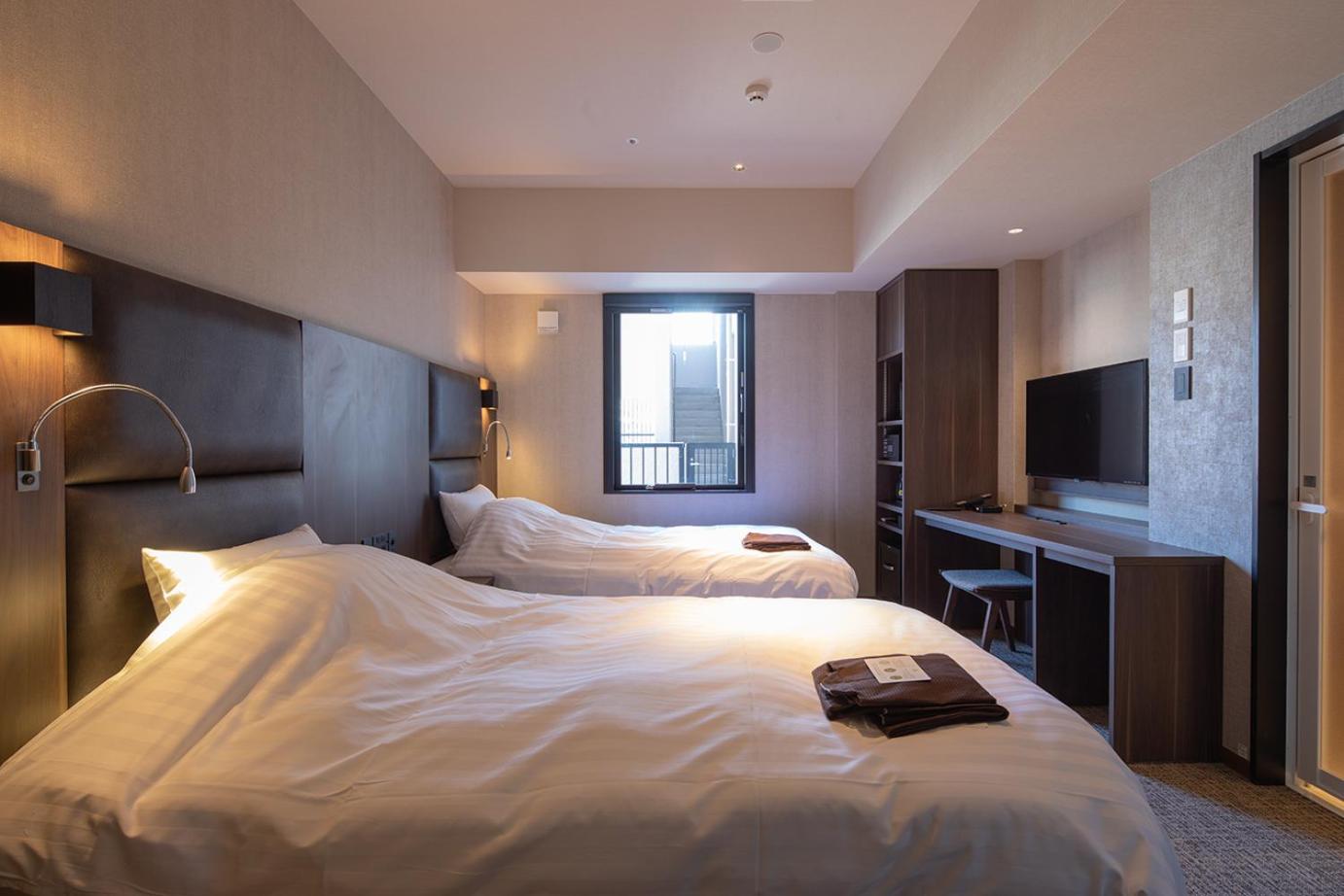 Room, Twin Beds