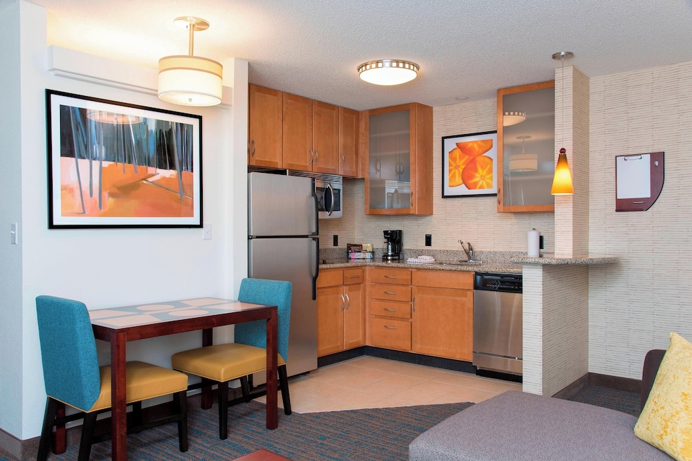 Residence Inn Toledo Maumee 17/28