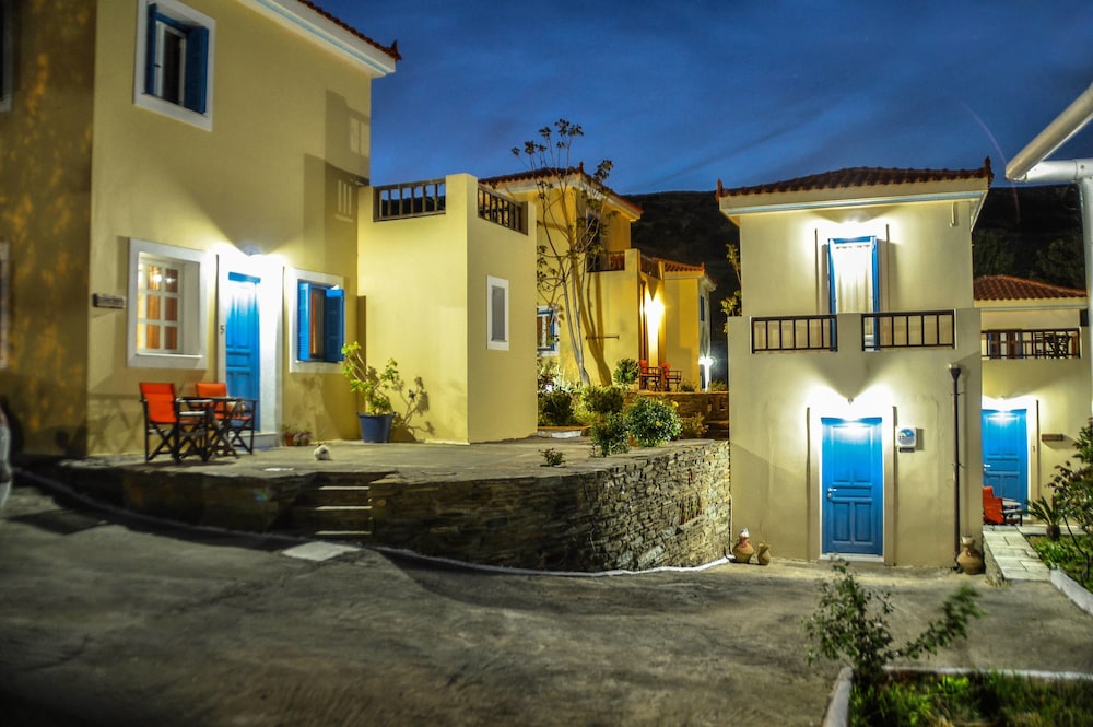 Mainades Maisonettes And Studios 20/23