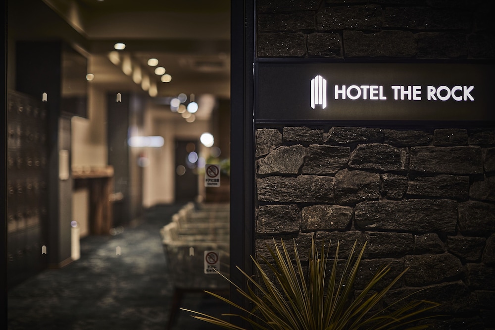 HOTEL THE ROCK 23/32