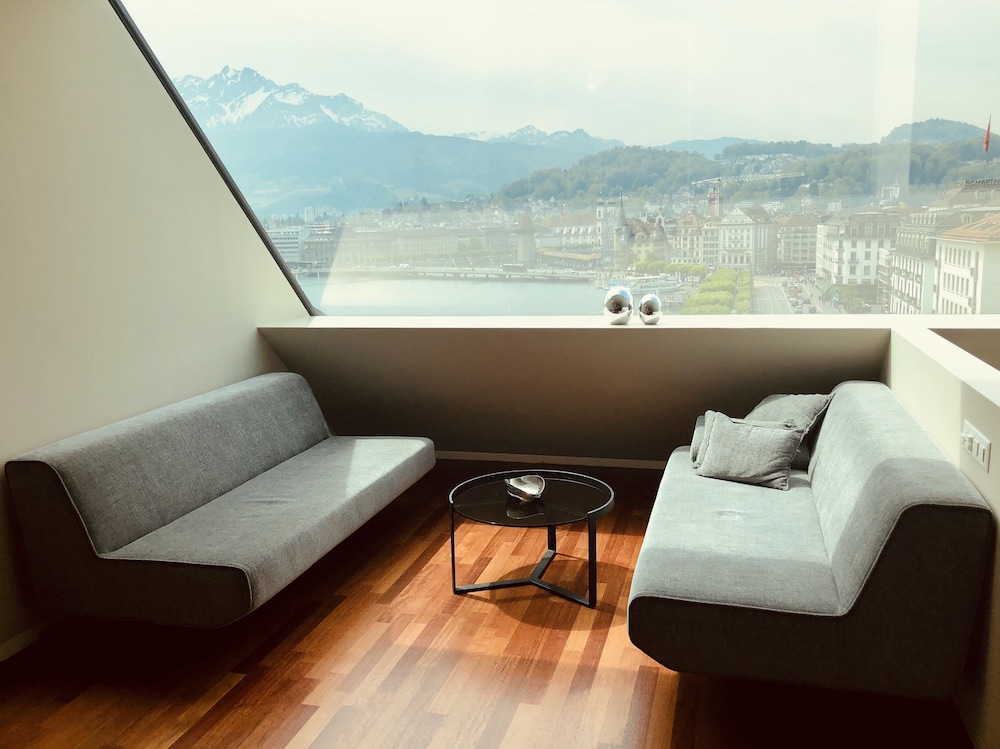 Lucerne Lake View Apartments 28/50