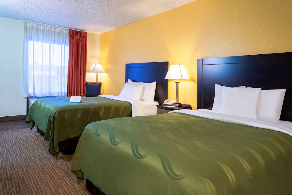 QUALITY INN AT ARLINGTON HIGHLANDS 23/44
