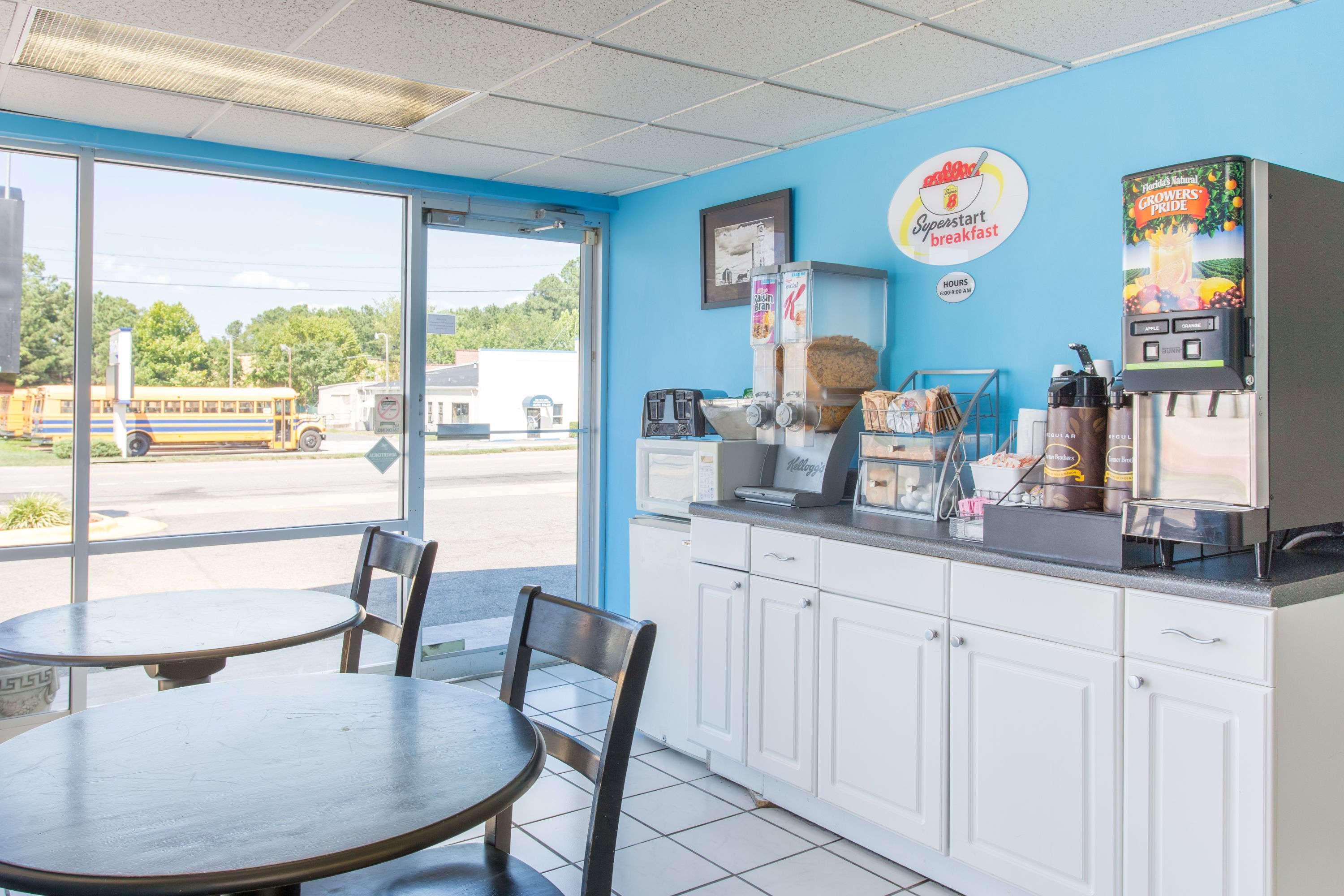 Super 8 by Wyndham Durham/University Area NC 9/15