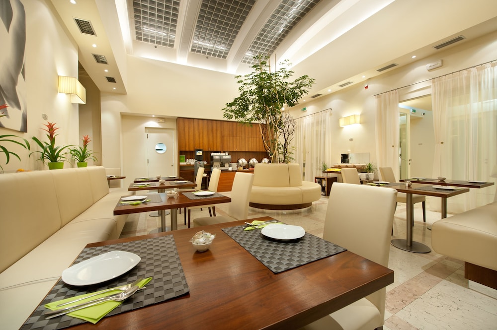Hotel Maestro by Adrez 29/47