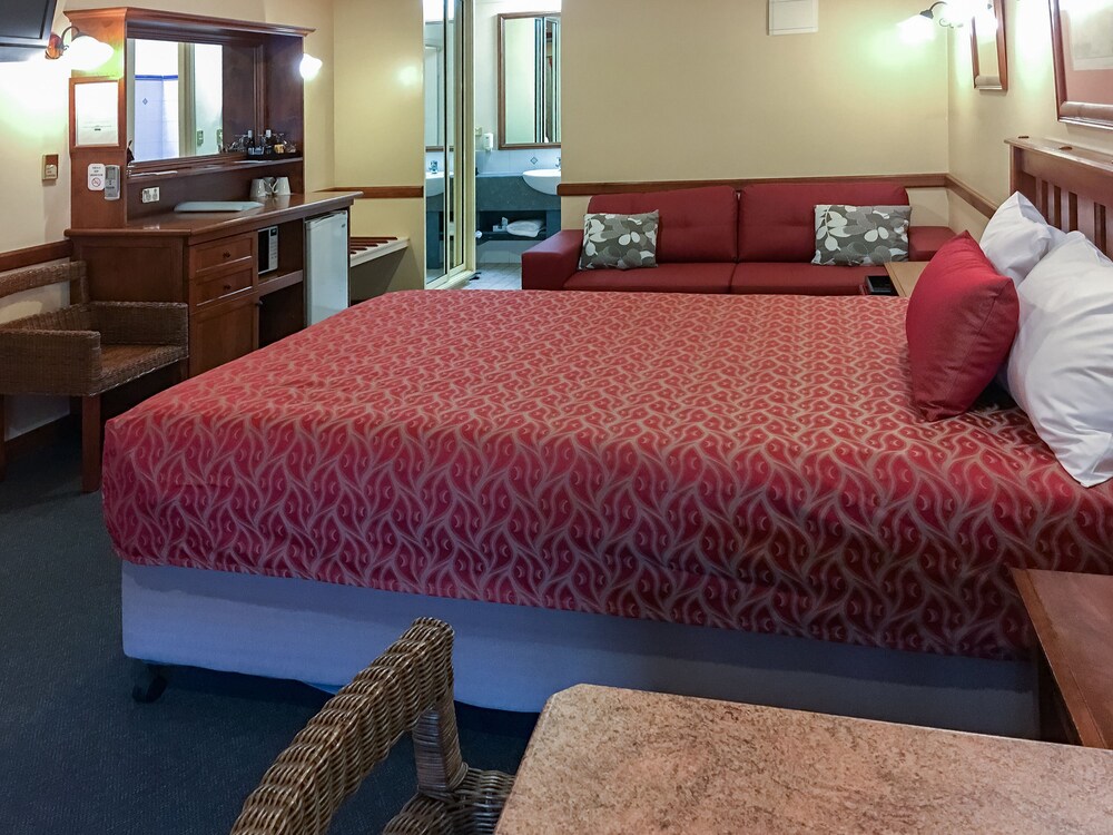 DALBY HOMESTEAD MOTEL 27/65