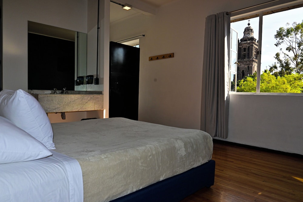 PRIVATE, DOUBLE BED, PRIVATE BATHROOM