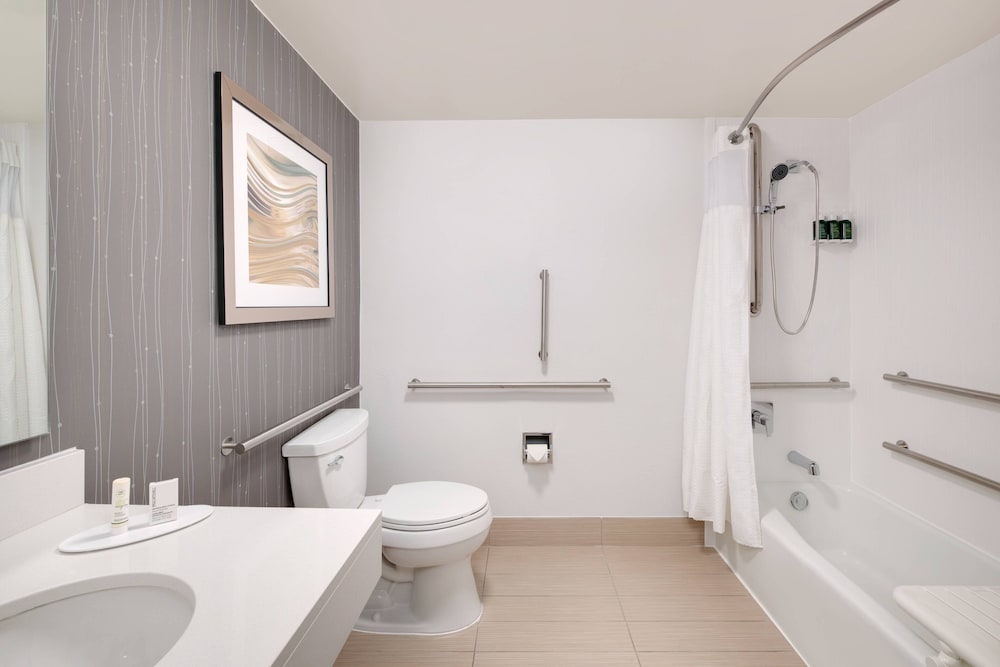 Courtyard By Marriott Birmingham Homewood 7/32