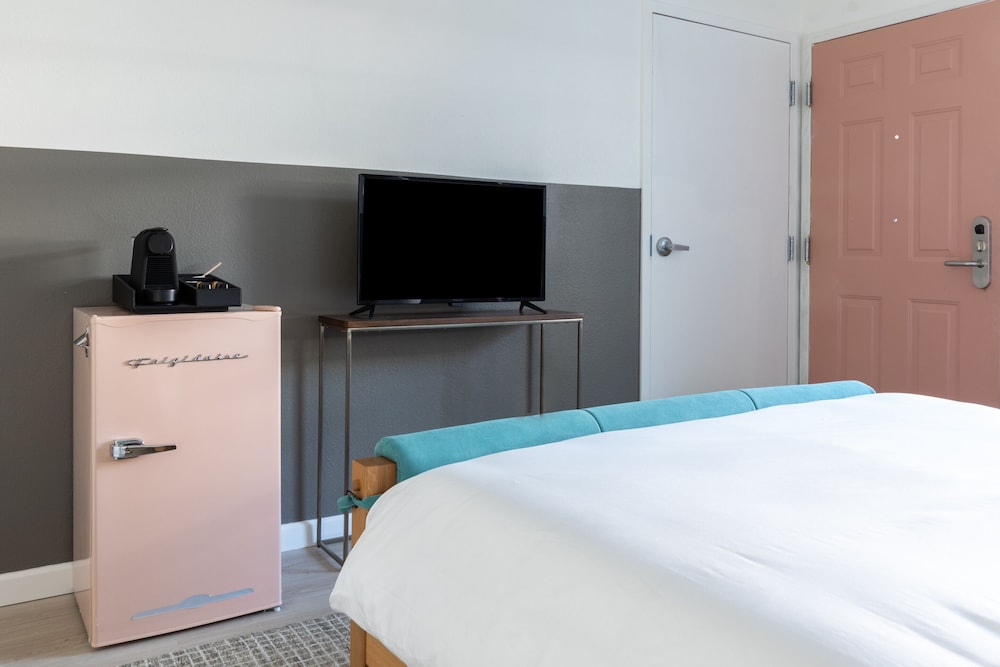 Signature Inn Berkeley Oakland 9/66