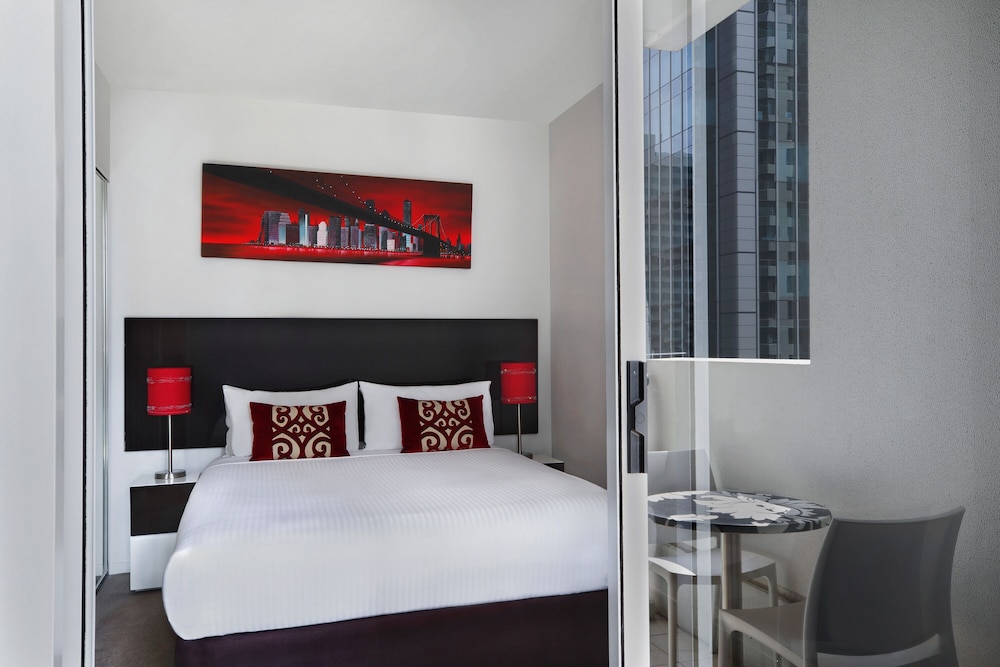 1 BEDROOM, APARTMENT