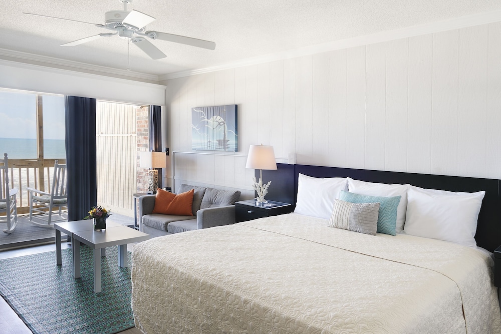 The Oceanfront Litchfield Inn 14/75