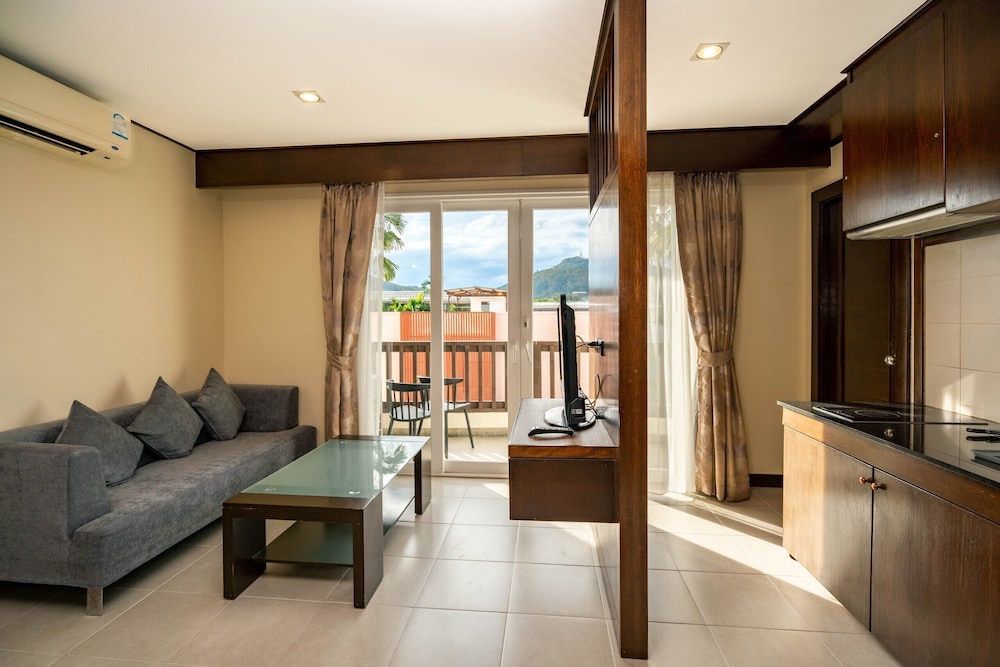 Ratana Apart Hotel At Chalong 52/74