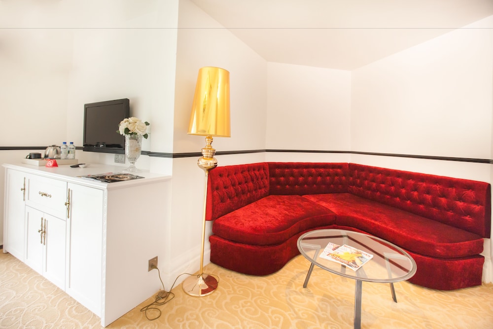 Apple Heritage Hotel 62/69