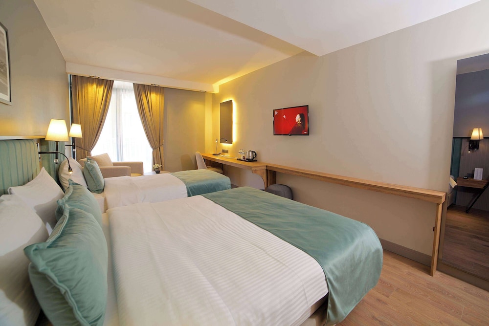 STANDARD, TRIPLE, MULTIPLE BEDS