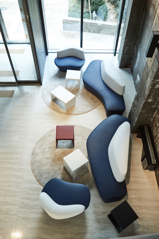 Cocomo Hotel And Gallery 47/54