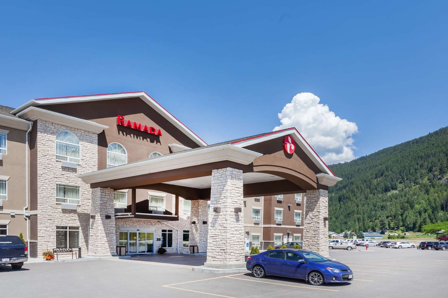 Ramada Creston 43/45