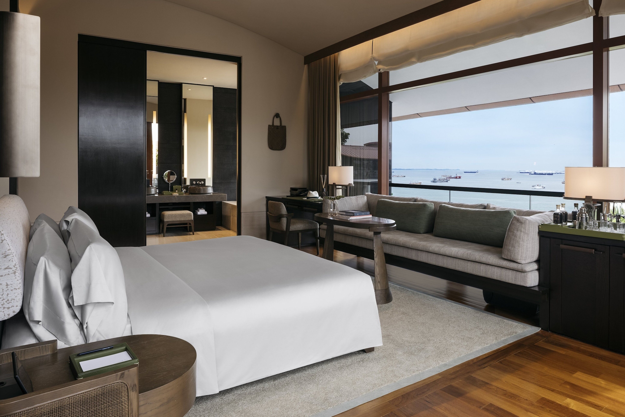 GARDEN, PREMIER, KING BED