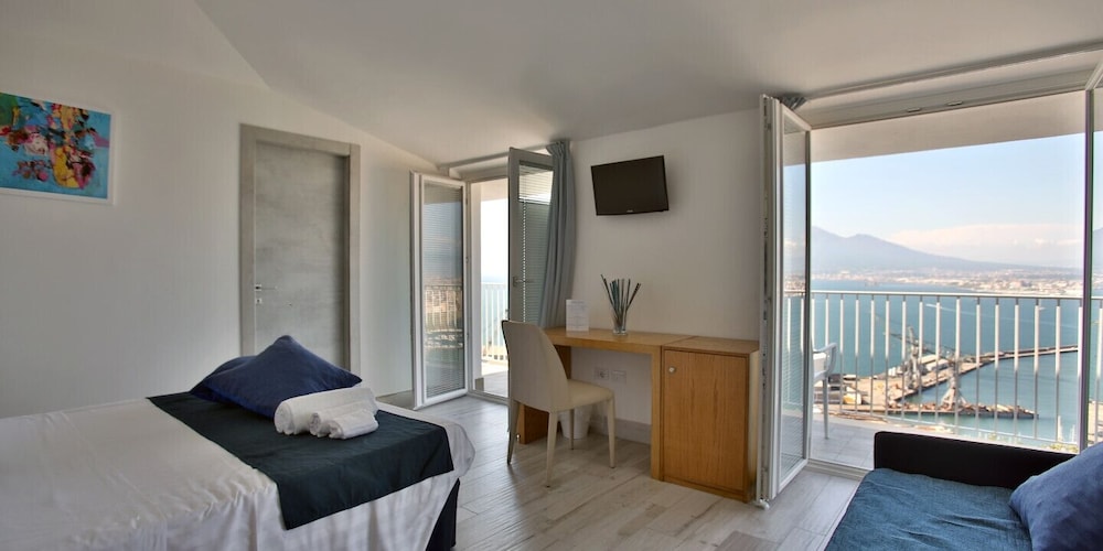 SUPERIOR, TRIPLE, SEA VIEW