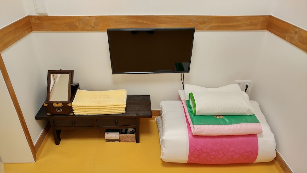 So Hyeon Dang Hanok Guesthouse 29/67
