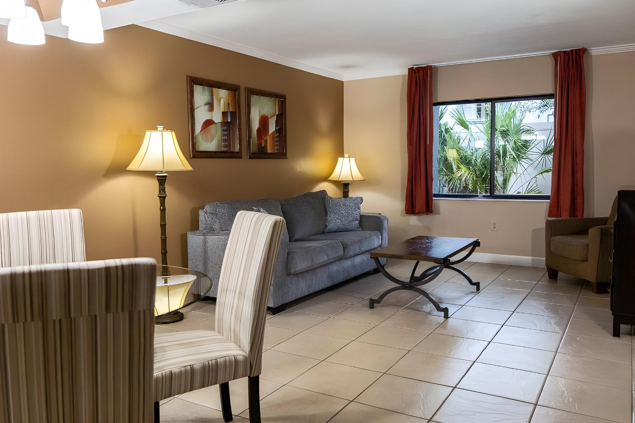 2 Bedrooms, Suite, Villa
