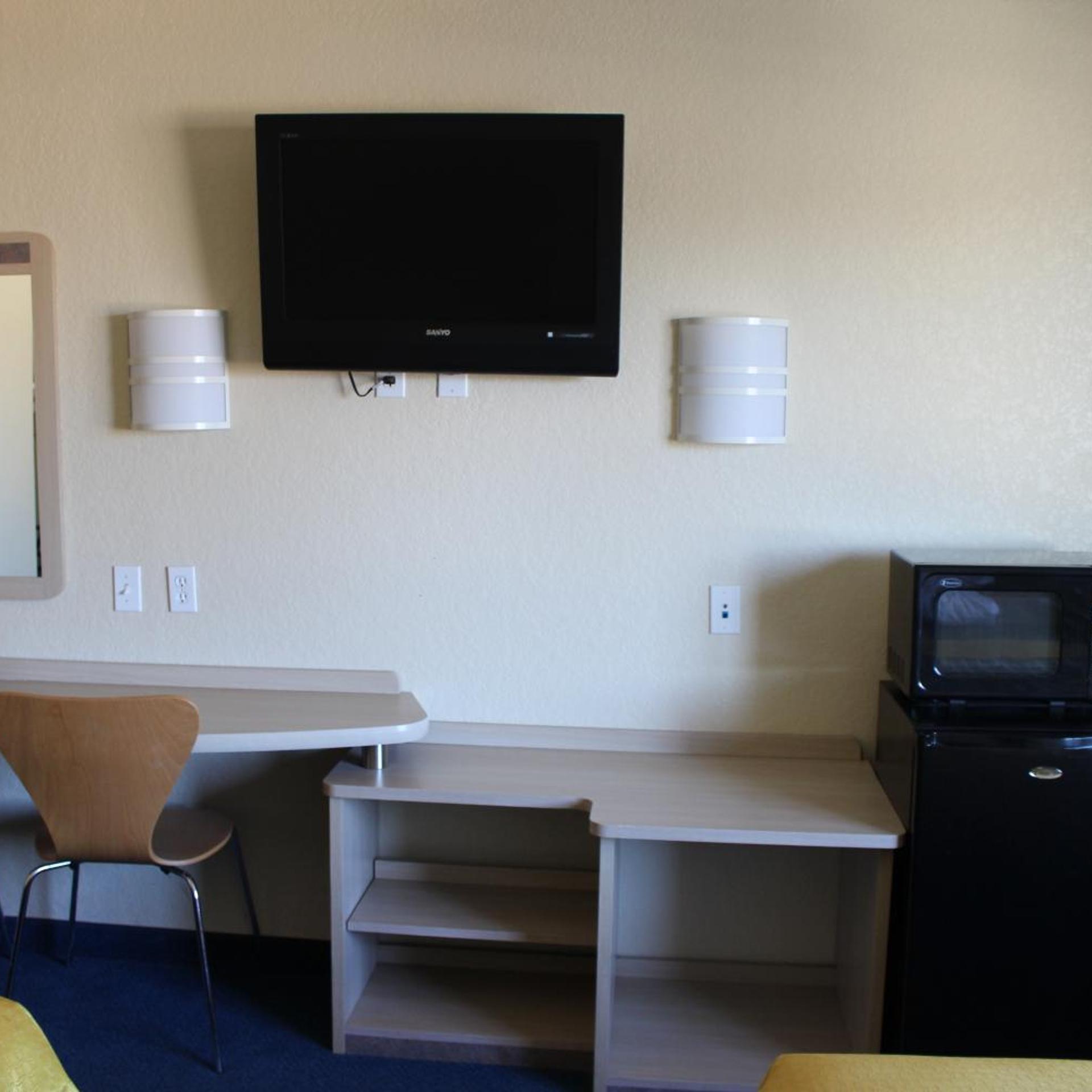 Wine Country Inn 24/26