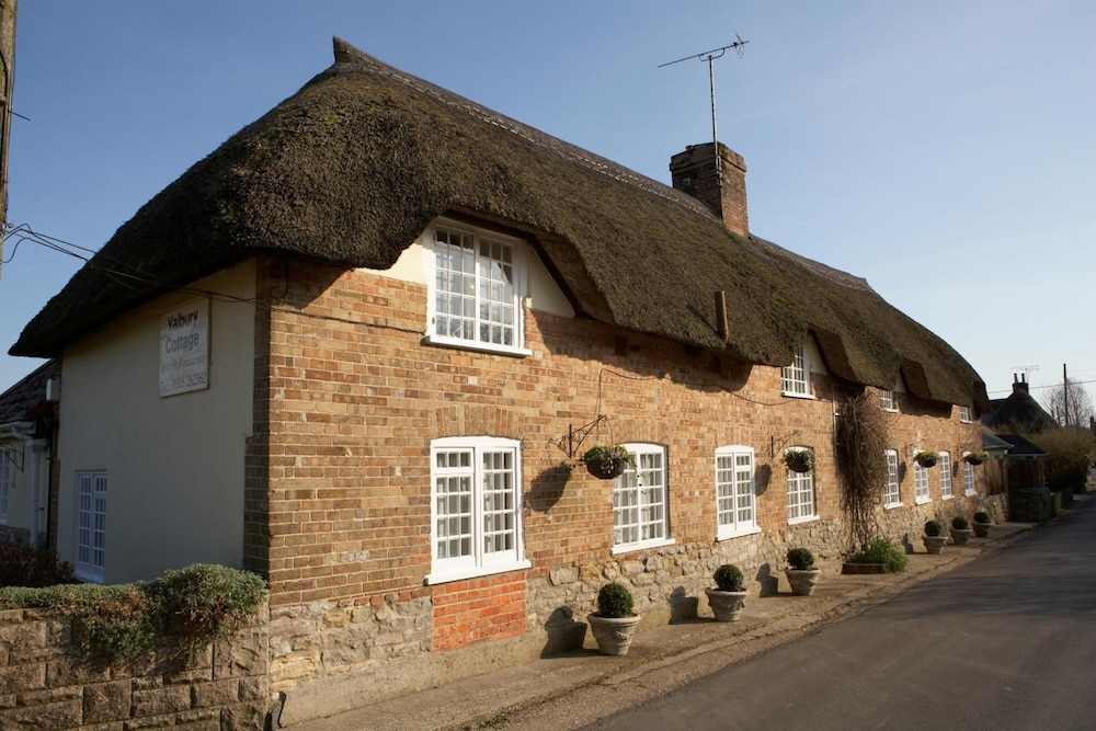 Yalbury Cottage 1/30