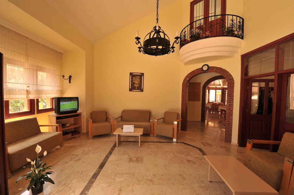 Belcehan Beach Hotel 15/34