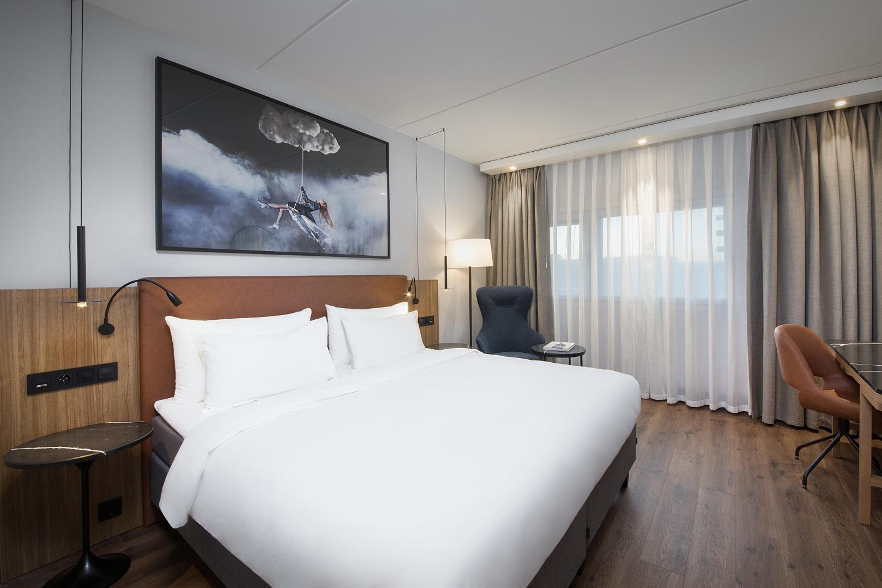 Superior, Queen Bed