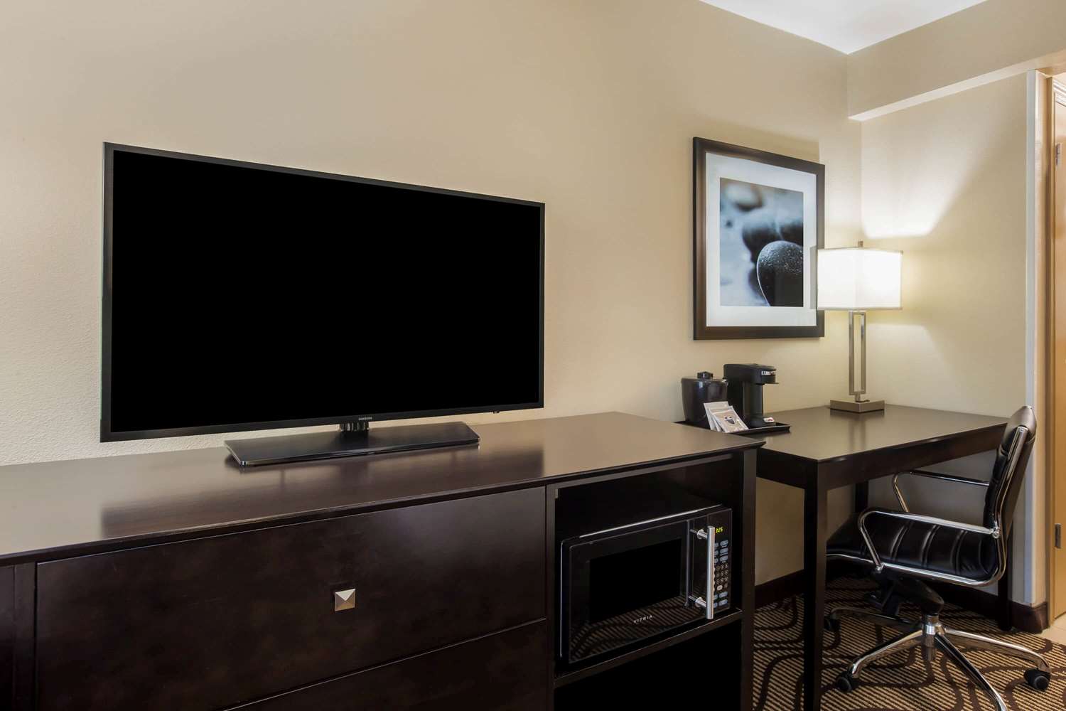 La Quinta Inn and Suites by Wyndham Carlsbad Legoland Area 18/22