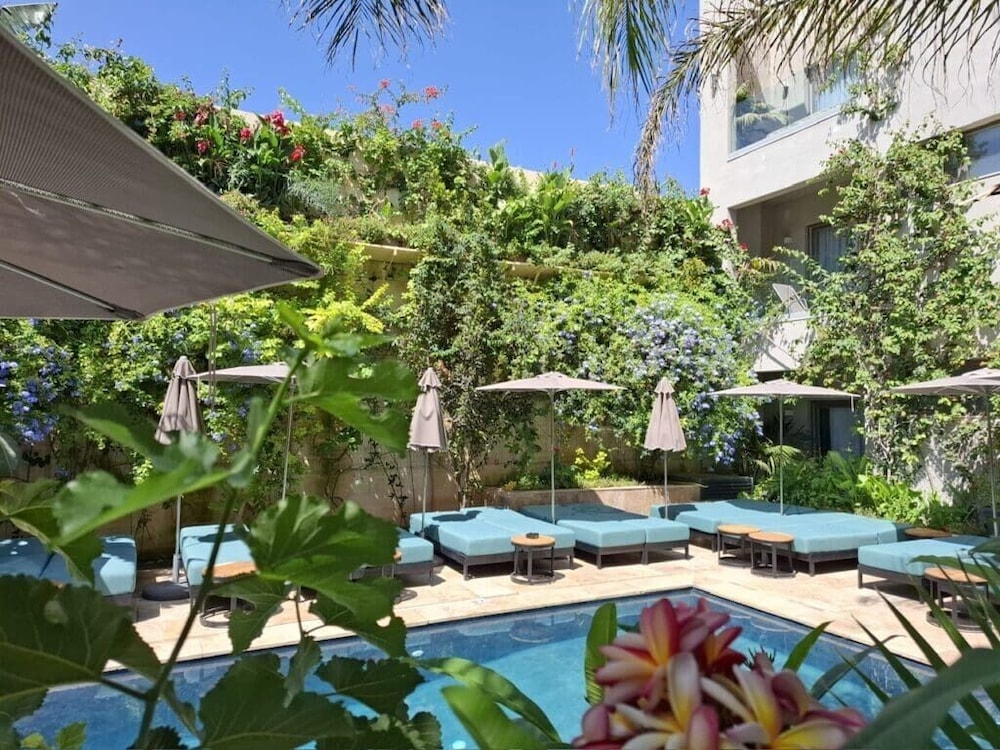 The Village Boutique and Spa 66/72