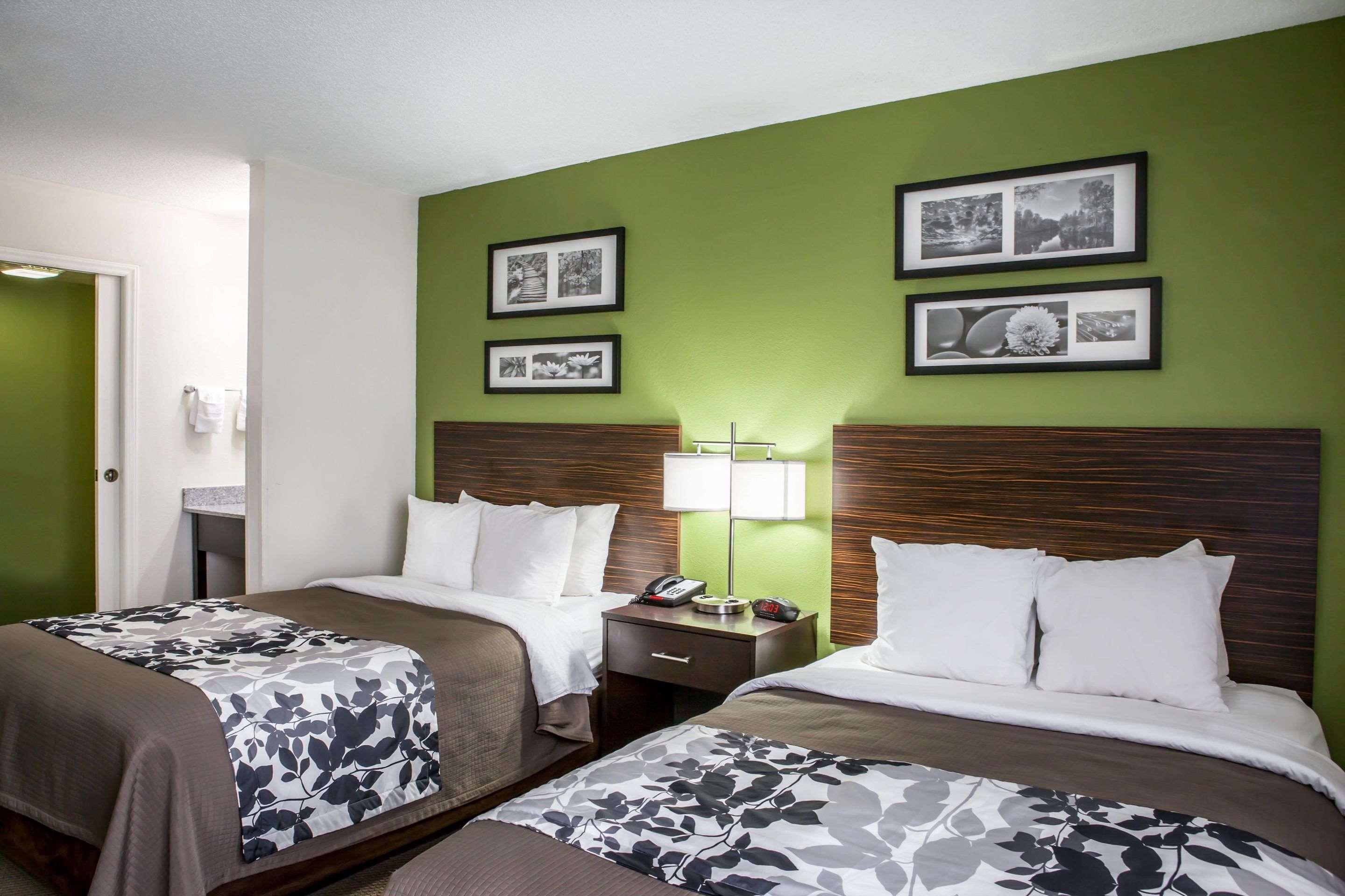 ROOM, 2 DOUBLE BEDS