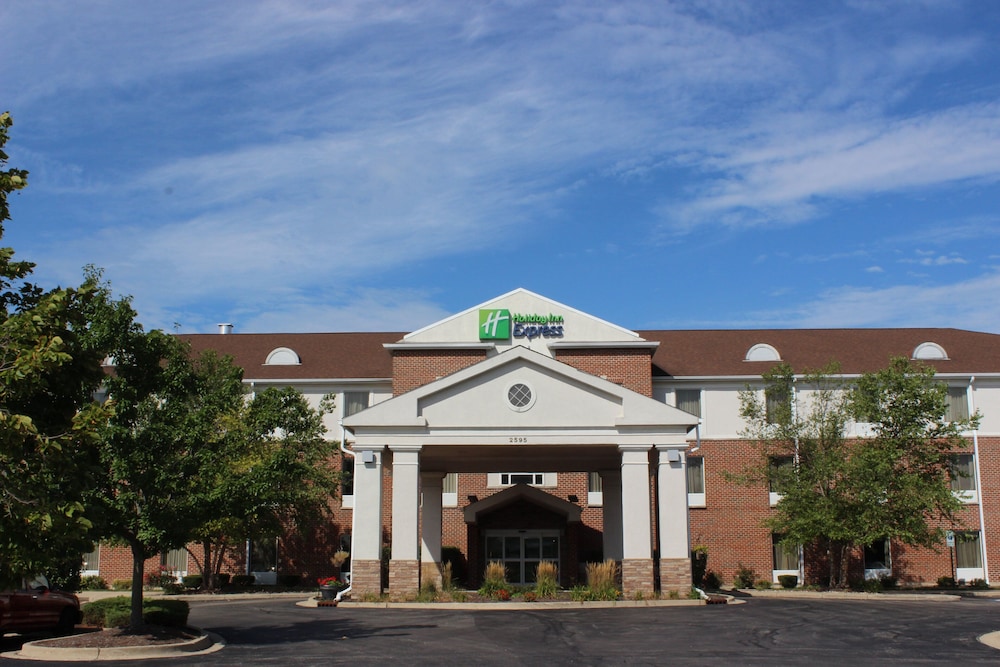Holiday Inn Express Hotel Suites Chicago Algonquin 70/75