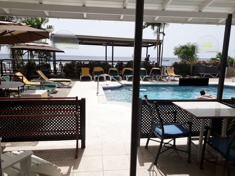 Sunswept Beach Hotel 17/44