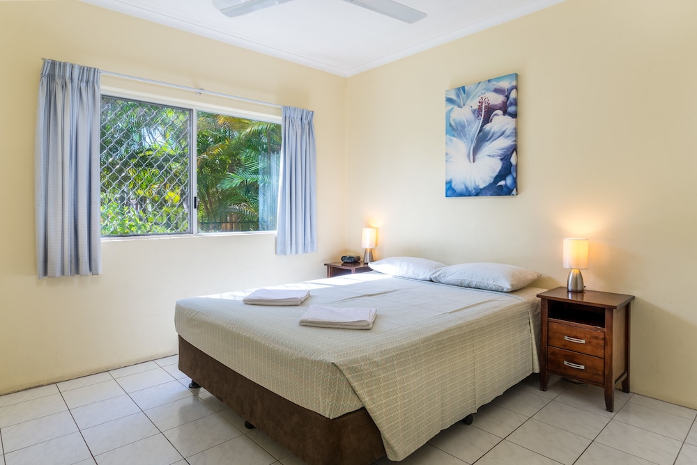 TRADEWINDS MCLEOD HOLIDAY APARTMENTS 27/43