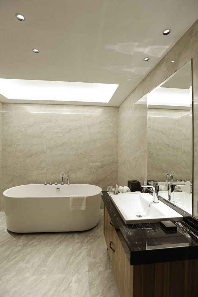 Hotel Casiana & Events Center 48/48