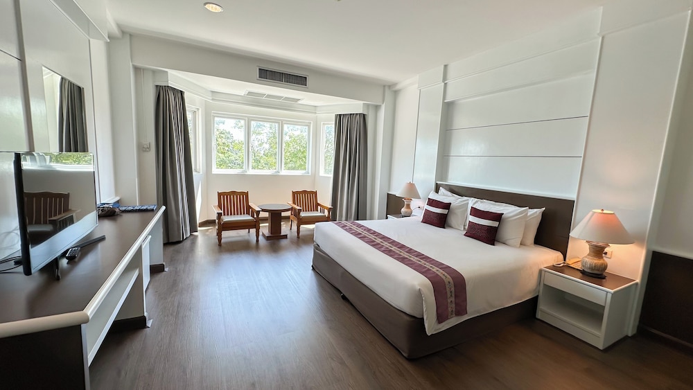 SUPERIOR, KING BED
