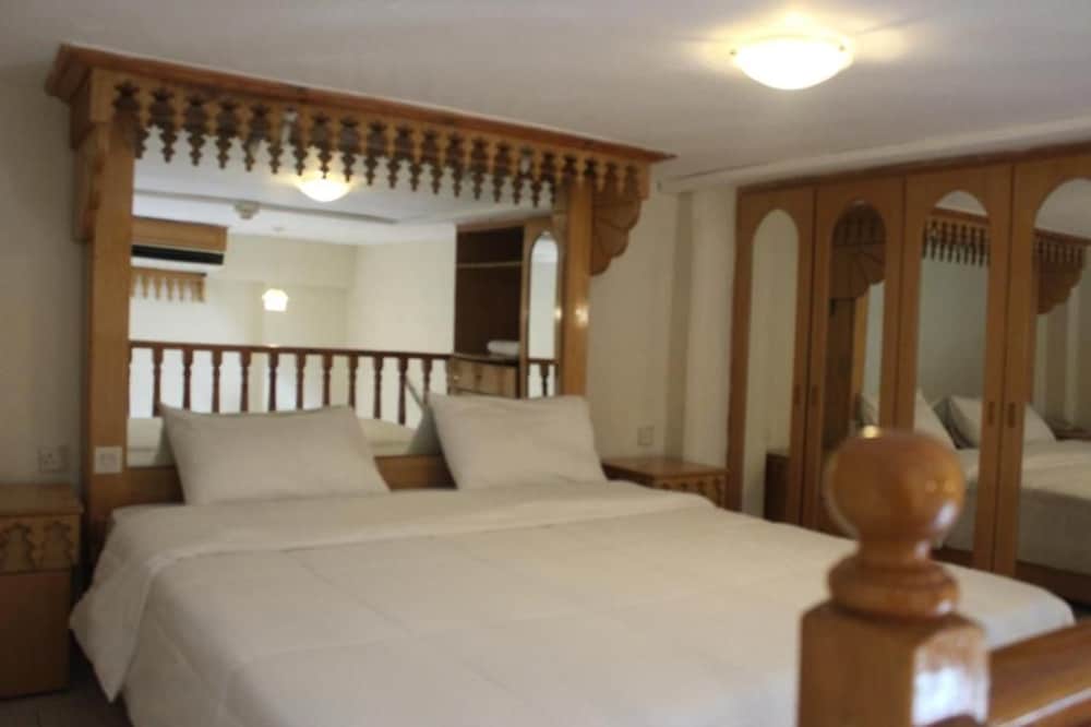 Kuwait Palace Hotel Apartment 21/66