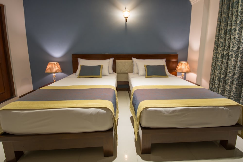 DELUXE, TWIN BEDS, BALCONY