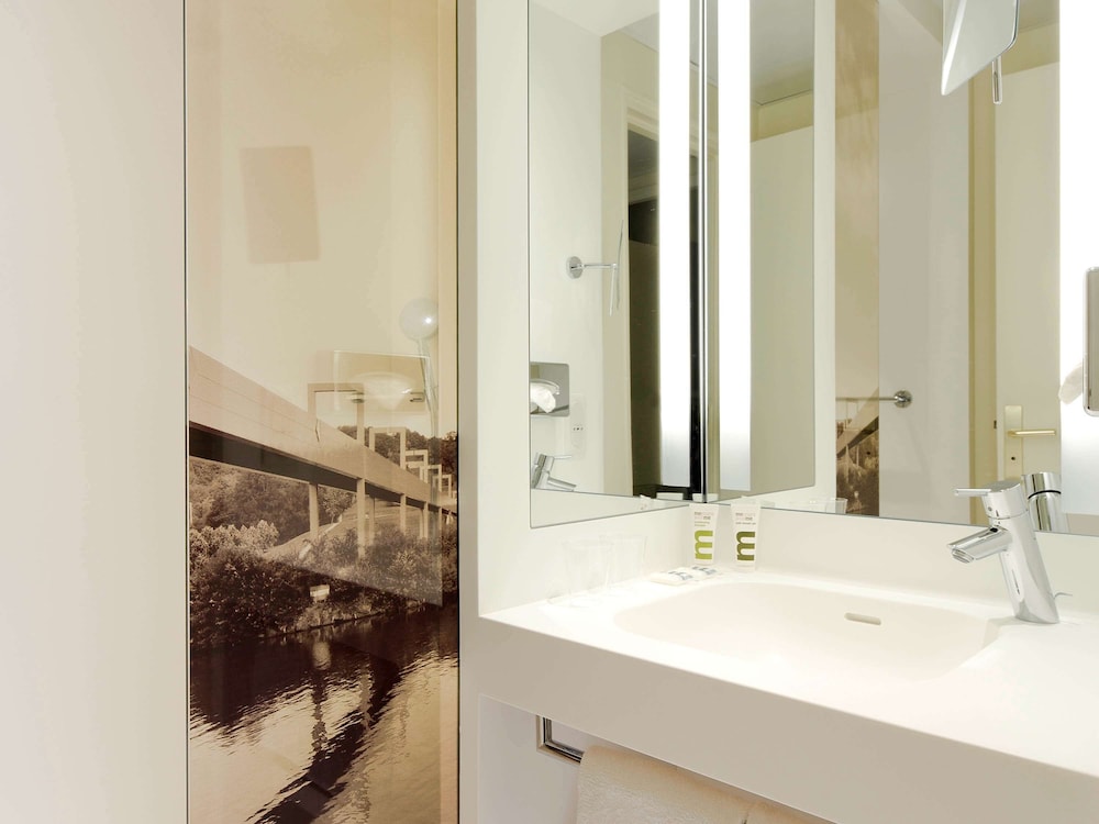 MERCURE CERGY PONTOISE CENTRE 10/70