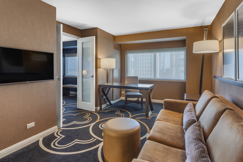 Omni Chicago Hotel 52/84