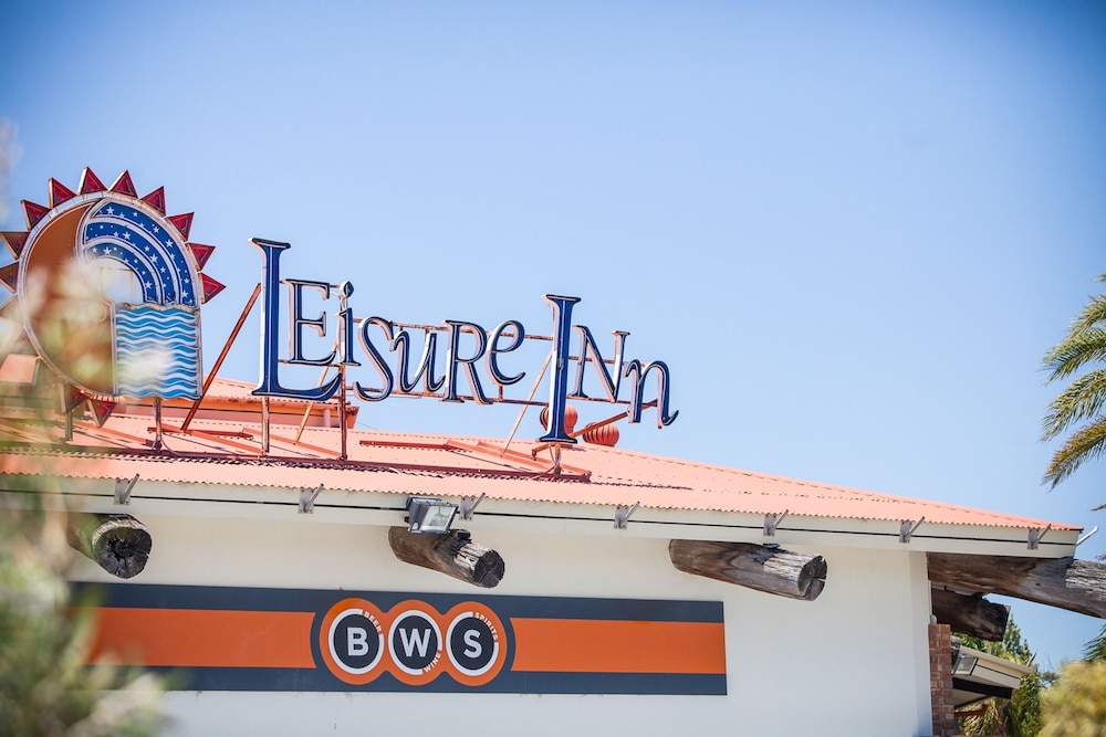 Leisure Inn 2/64
