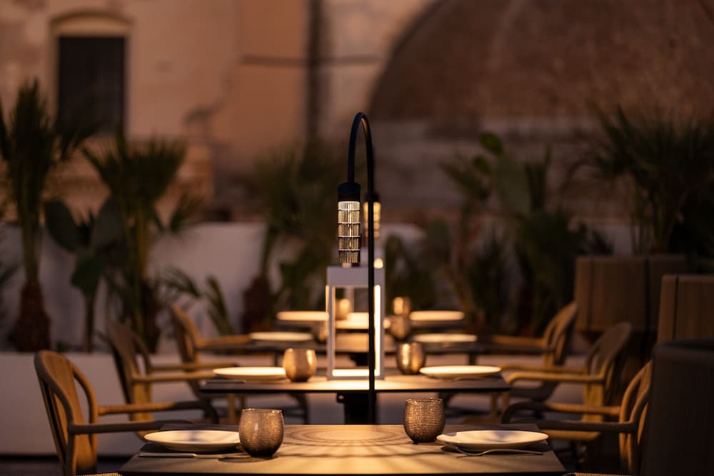 Dome Hotel 40/48